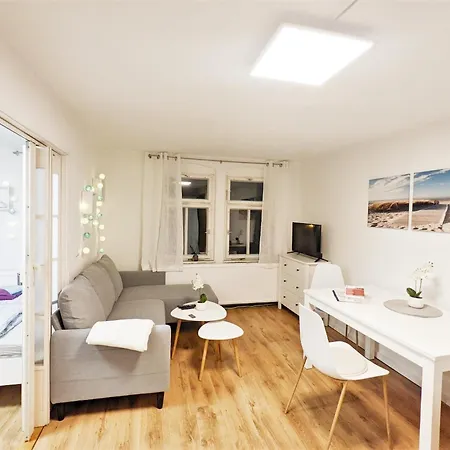 H6 -Urlaubsmagie- Wohnung Fuer 3 Mit Pool & Terrasse Sebnitz Exterior photo
